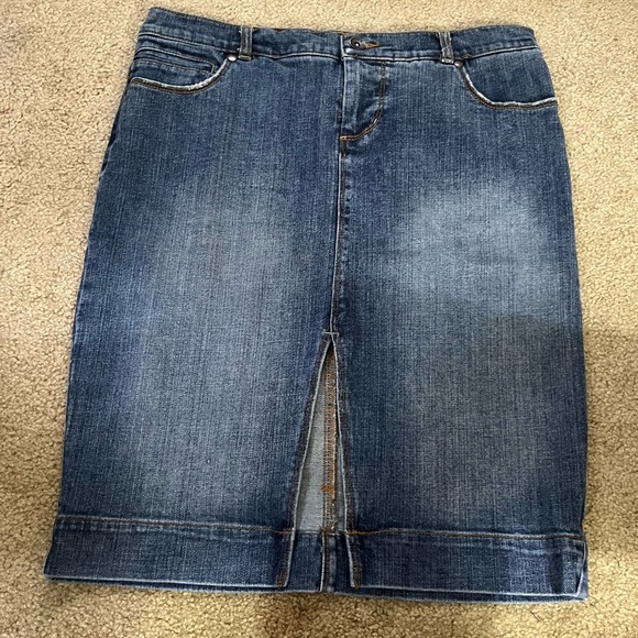 Mossimo Supply Co. Dresses & Skirts - EUC! Adorable jean skirt!
